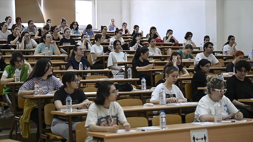Hayallerindeki üniversite eğitimini alabilmek için aylardır yoğun tempo ile çalışan