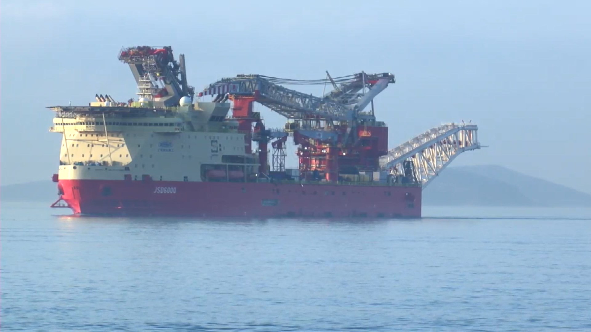 İtalya'dan Romanya'ya giden 215,9 metre uzunluğundaki JSD6000 isimli boru döşeme