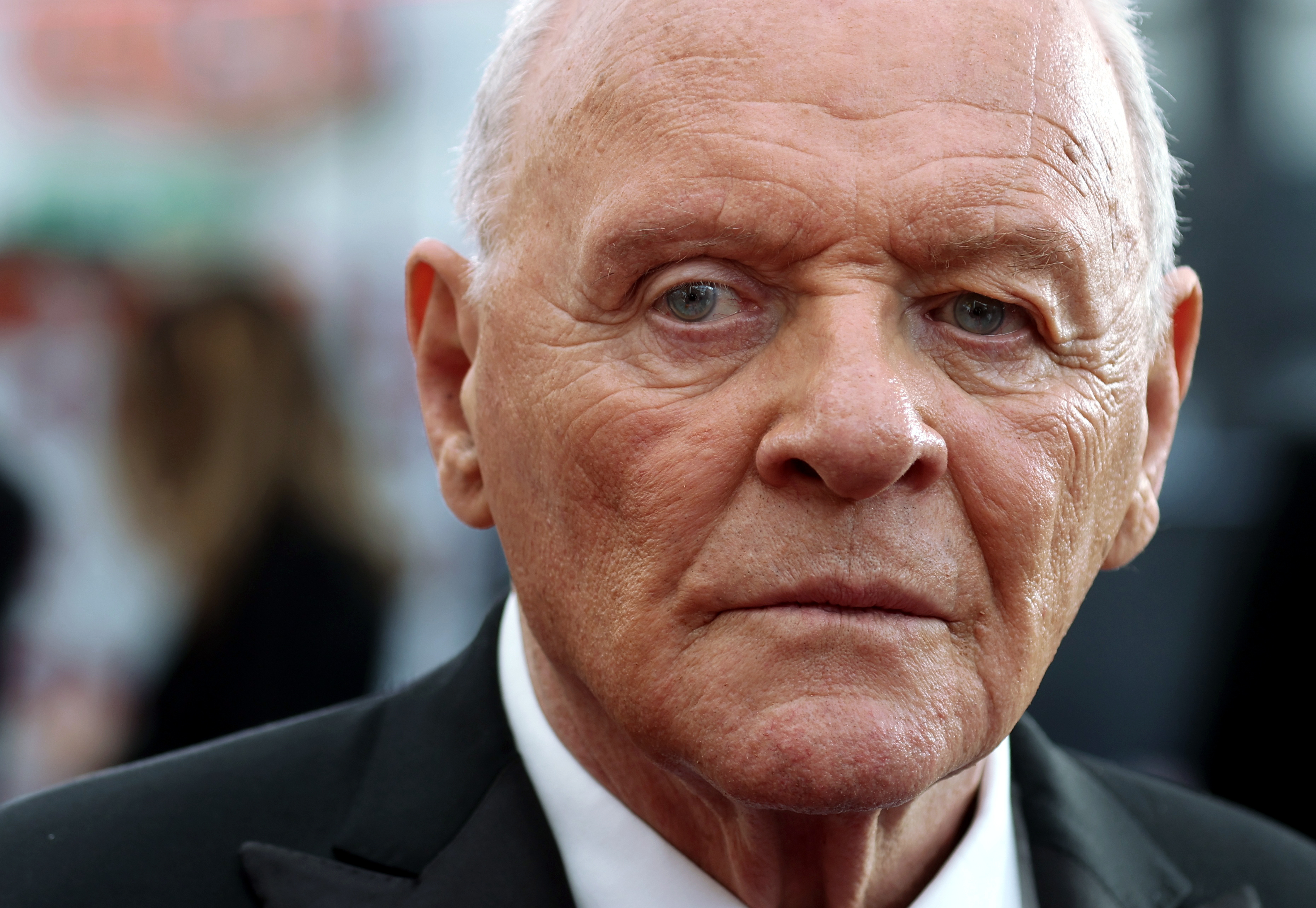 Oscar'lı oyuncu Anthony Hopkins, sinemadan önce başlayan müzik tutkusunu ilk
