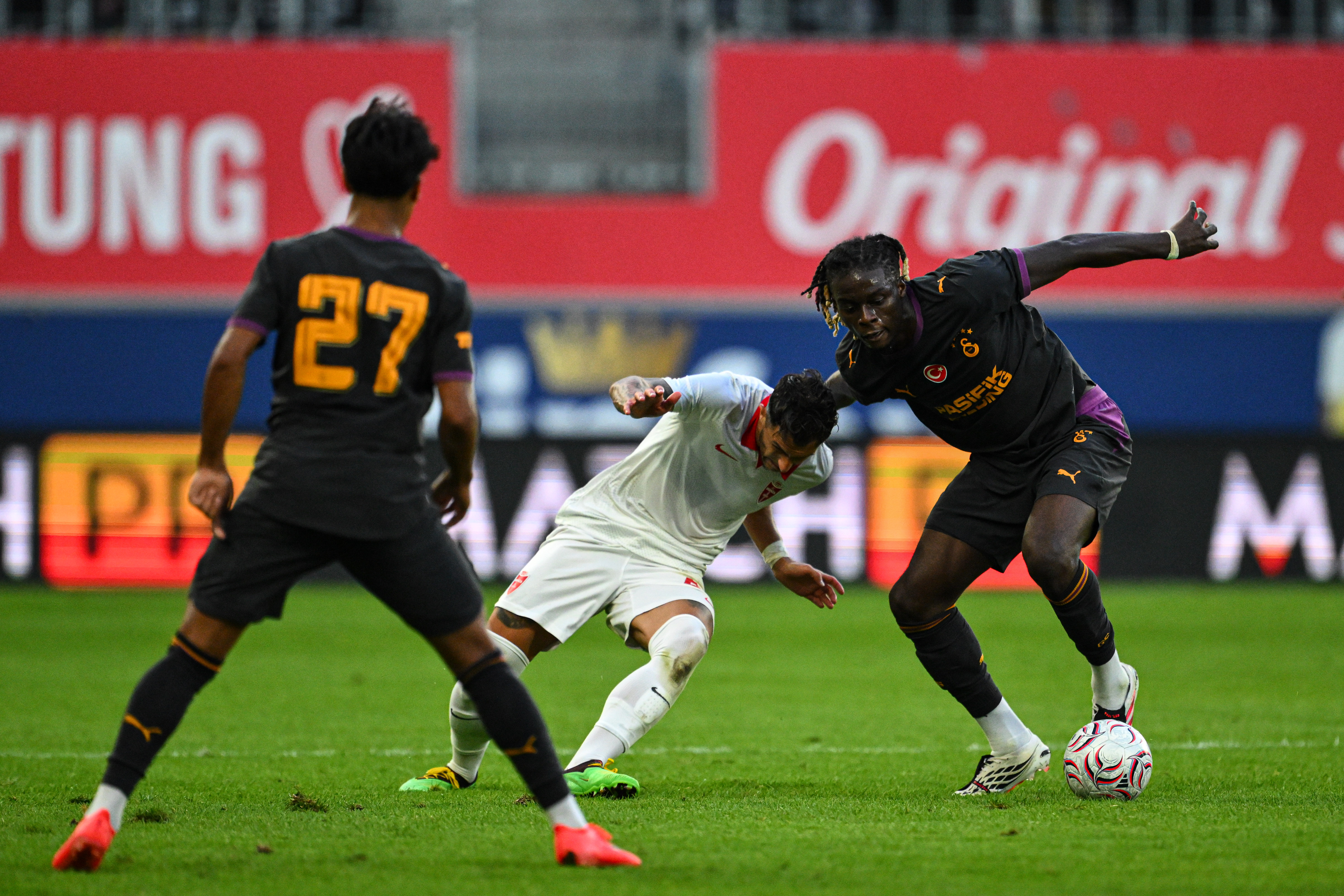 Galatasaray; Avusturya'daki ikinci, sezonun ise üçüncü hazırlık maçında Venezia ile