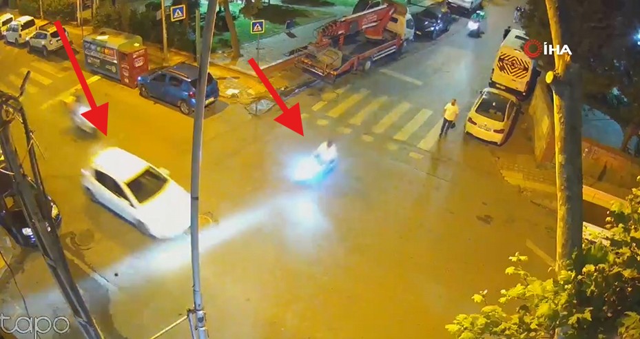 İstanbul Bahçelievler’de ara sokaktan çıkan otomobile çarpmamak için ani manevra