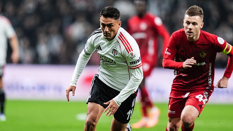 Beşiktaş Kulübü, beş futbolcusuyla yollarını ayırdığını resmen duyurdu.