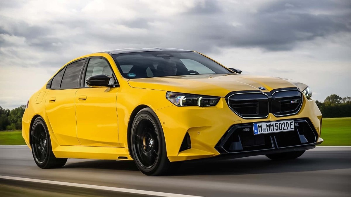 Alman otomotiv devi BMW, değişen önceliklerini gerekçe göstererek ekim ayında