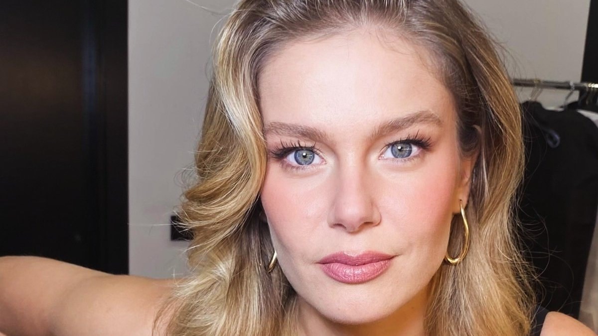 Ünlü oyuncu Burcu Biricik, yaptığı paylaşım ile 2 yaşındaki kızı