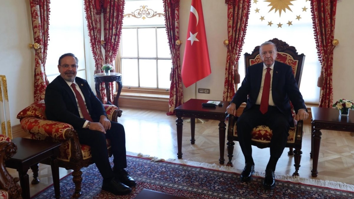 AK Parti İstanbul Milletvekili Halis Dalkılıç, Cumhurbaşkanı Erdoğan tarafından Dolmabahçe