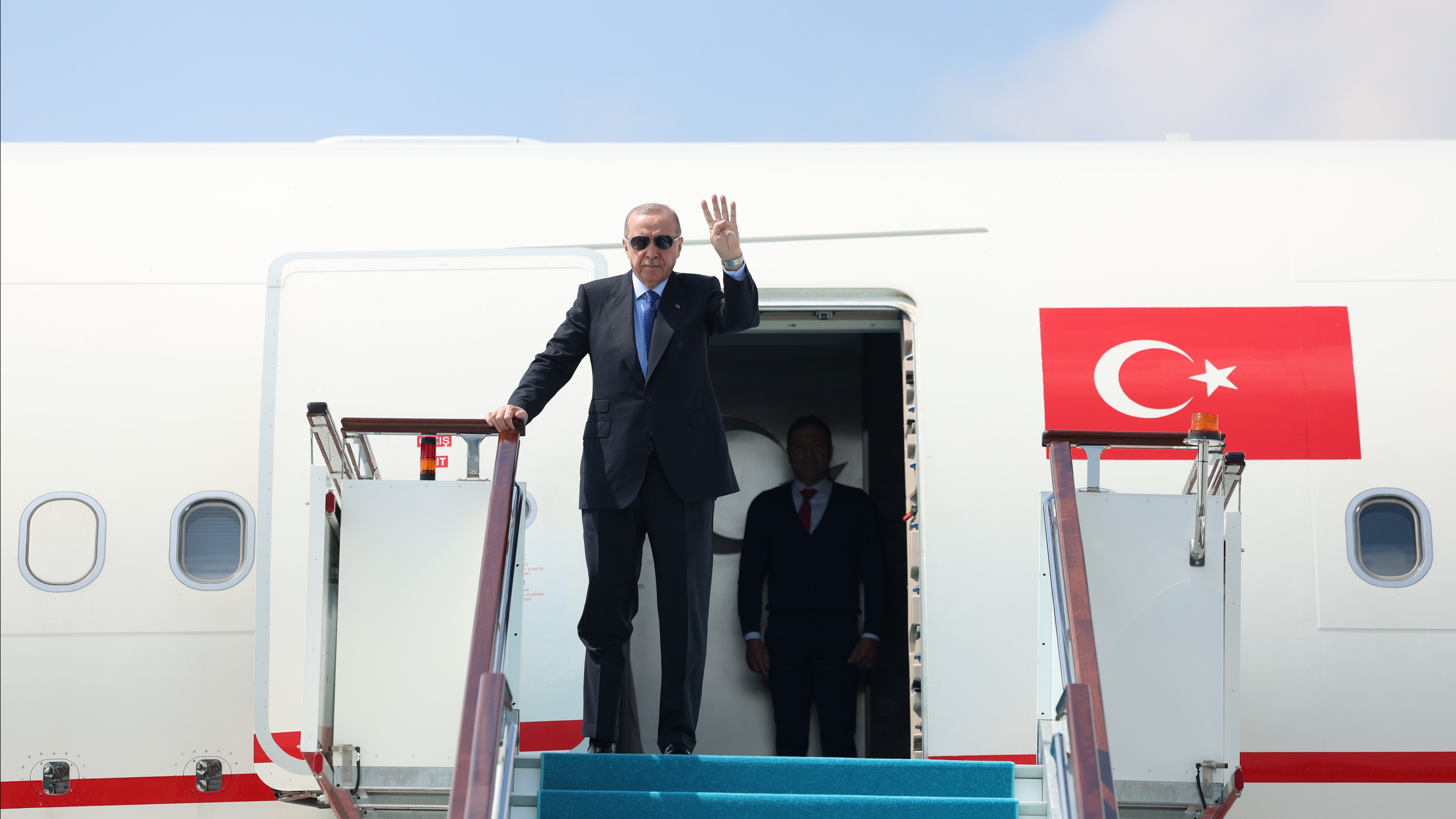 Cumhurbaşkanı Recep Tayyip Erdoğan, çeşitli programlara katılmak üzere Katar'a hareket