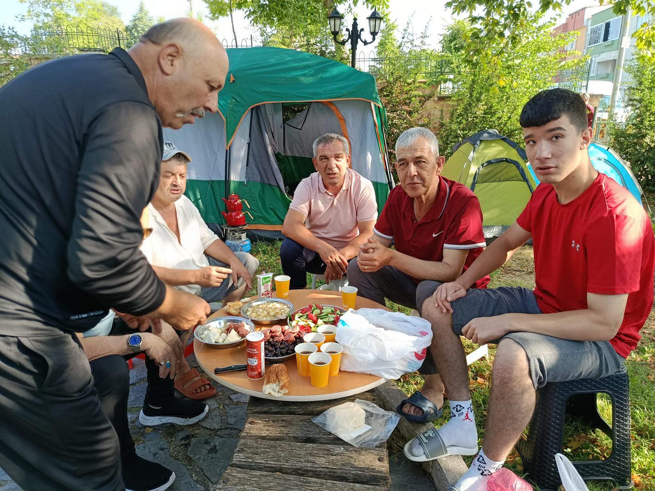 Tarihi Kırkpınar Yağlı Güreşleri'ni izlemek için Edirne'ye gelenler otellerde yer