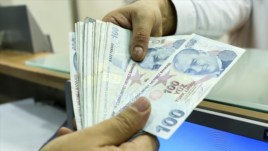 En düşük emekli aylığının arttırılmasını da içeren düzenleme, Resmi Gazete'de