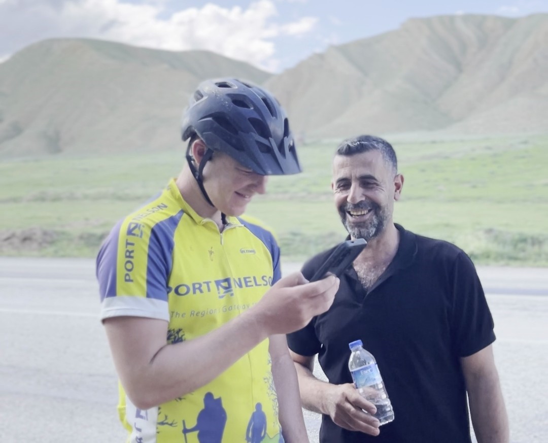 Erzurum'un Şenkaya ilçesinde yaşayan İsmail Bozkurt'un bisikletiyle dünya turuna çıkan