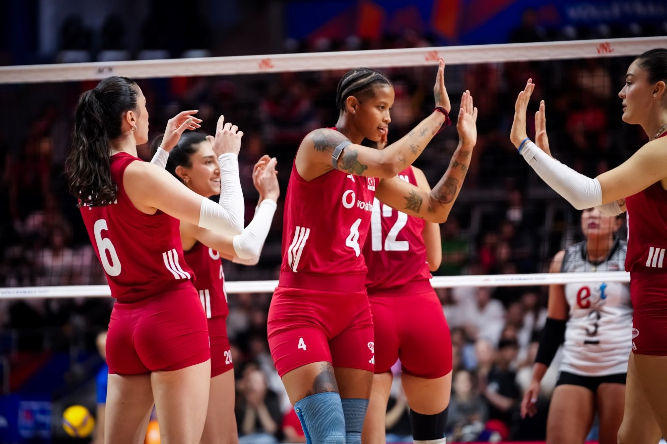 A Milli Kadın Voleybol Takımı, Tayland galibiyetiyle 4. sırada tamamladı.