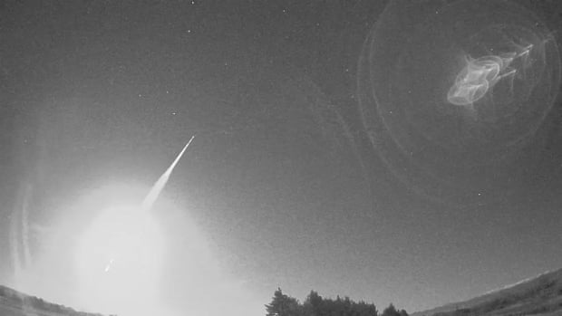 Yeni Zelanda'da birkaç gün arayla görülen iki büyük meteor gökyüzünü