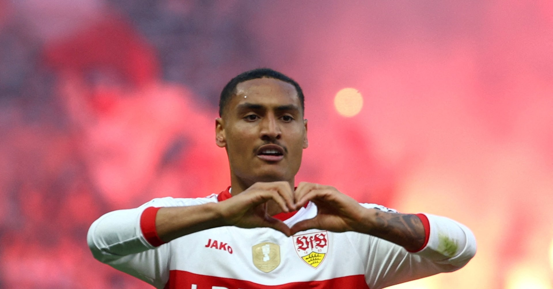 Günün spor sayfalarında, spor gündeminden en yeni gelişmeler ve transfer