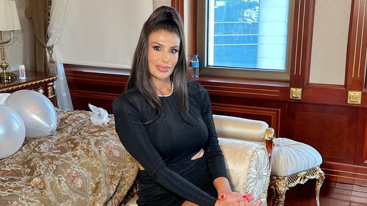 Ünlü şarkıcı Hatice sosyal medya hesabından yaptığı paylaşımla abonelik sistemi