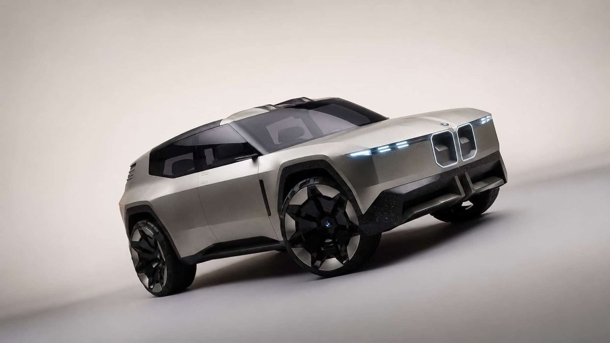 BMW'nin Mercedes-Benz G-Serisi ile rekabet etmek amacıyla tasarladığı arazi SUV