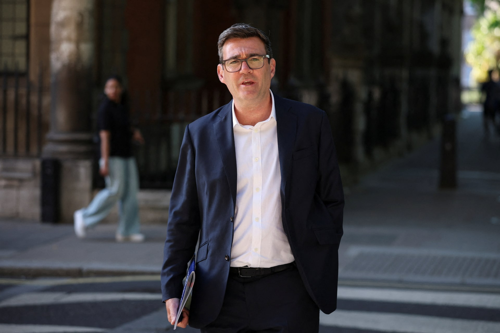 İngiltere'de başbakanlık koltuğuna oturmaya hazırlanan Andy Burnham, lideri olacağı iktidardaki