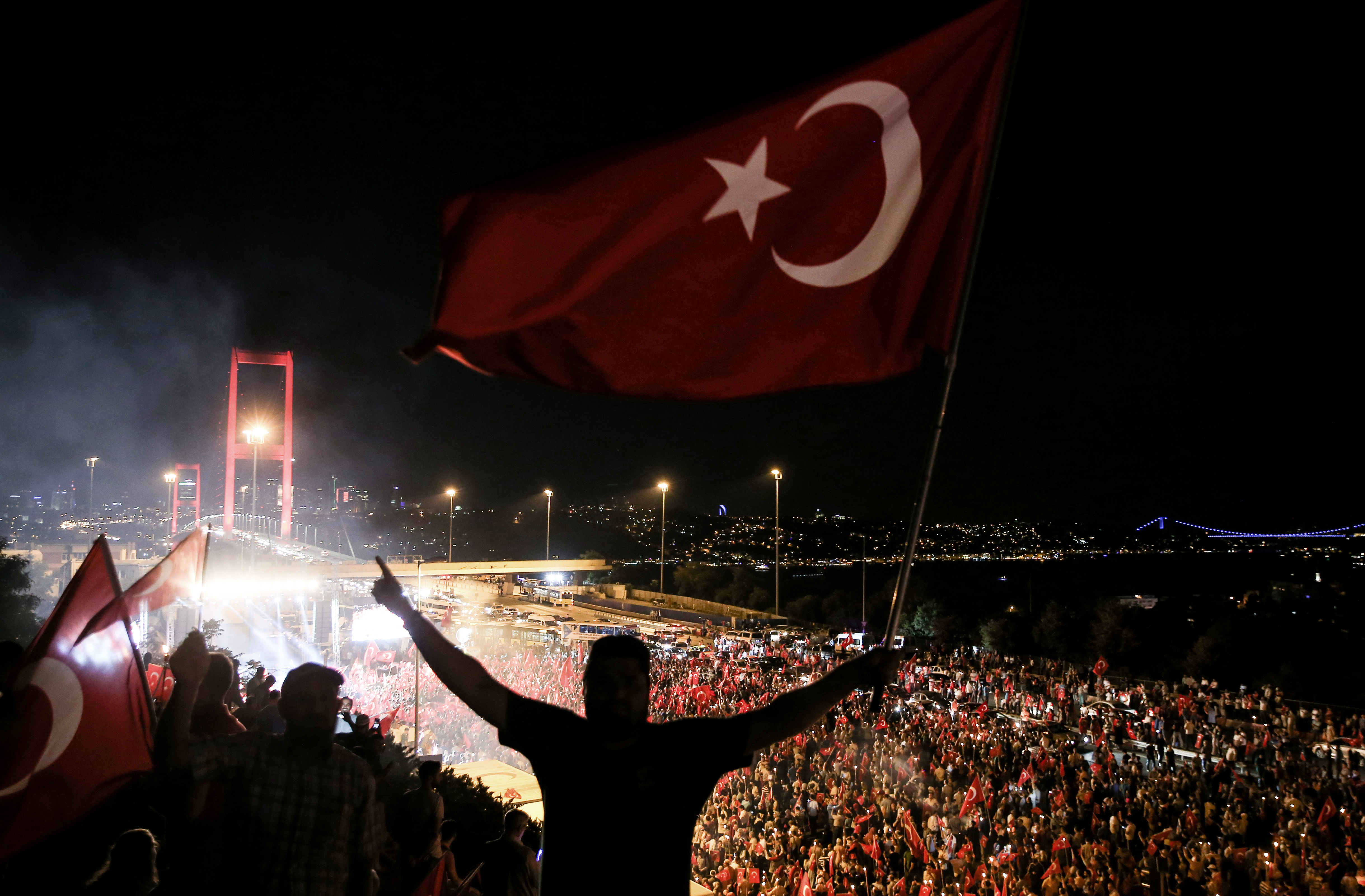 Milyonlarca kişi 10. yılında bir kez daha FETÖ tarafından düzenlenen