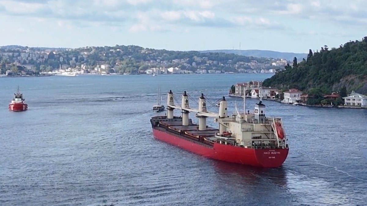 Rusya'dan İskenderun'a seyir halindeki "Hacı Hüseyin" isimli gemi, İstanbul Boğazı