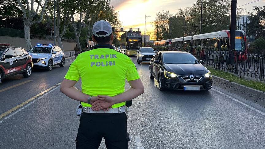 İstanbul'un Sarıyer ilçesinde düzenlenecek "Gece Maratonu Yol Koşusu" nedeniyle saat