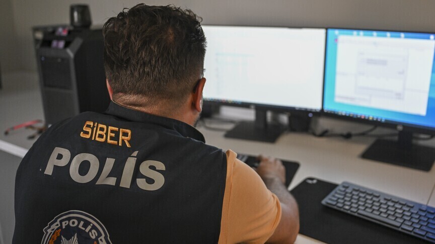 Kentteki 6 aylık emniyet verilerini açıklayan İstanbul Valisi Davut Gül,