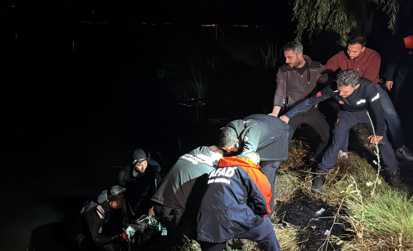 Arkadaşlarıyla içki içerken çıkan kavgada dengesini kaybedip Kızılırmak'a düşen 37