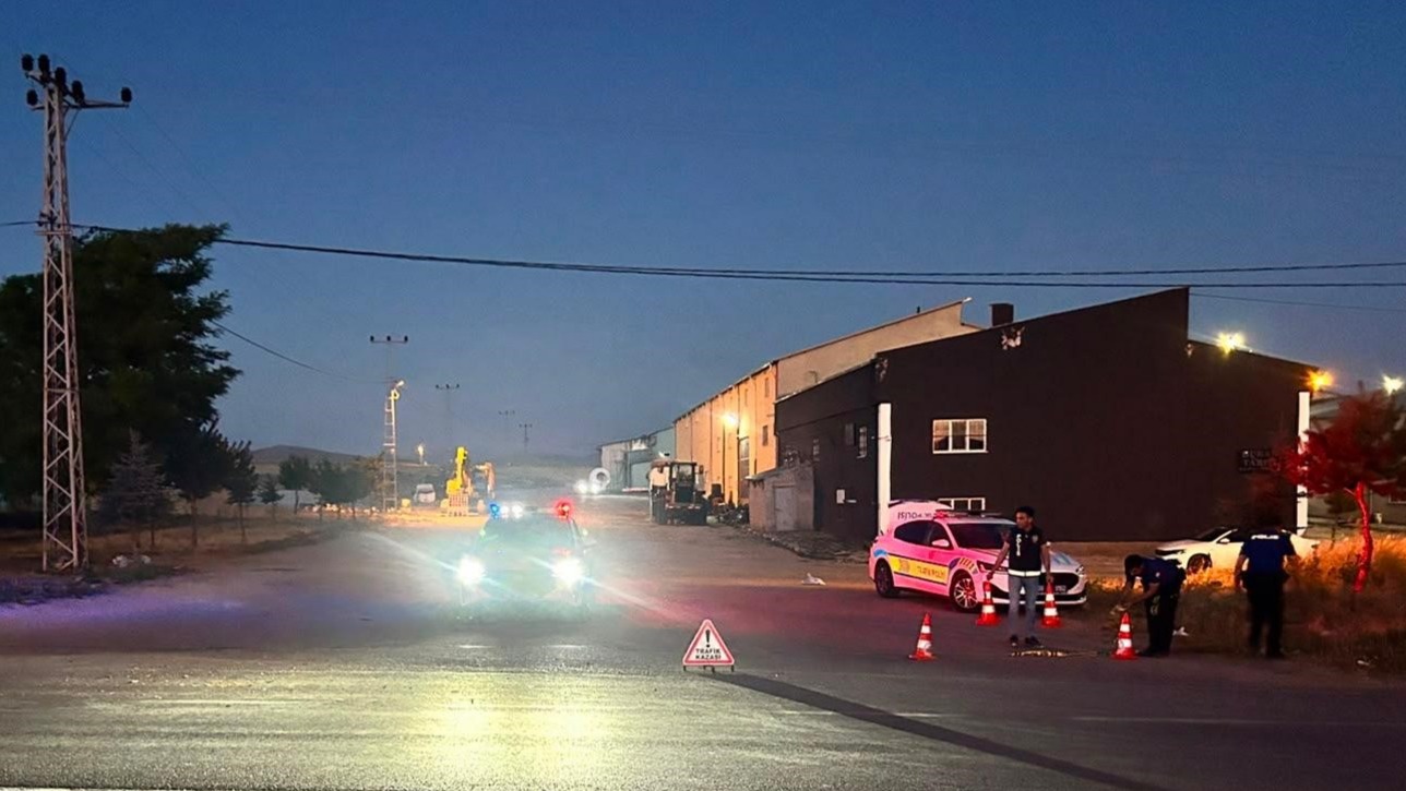 Kayseri'de kaza yaptıktan sonra aracıyla olay yerinden kaçmaya çalışan sürücünün