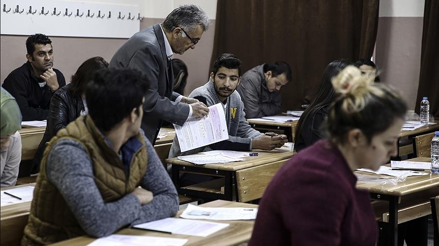 Kamu kurum ve kuruluşlarında memur, teknisyen, hizmetli, şoför veya bilgisayar