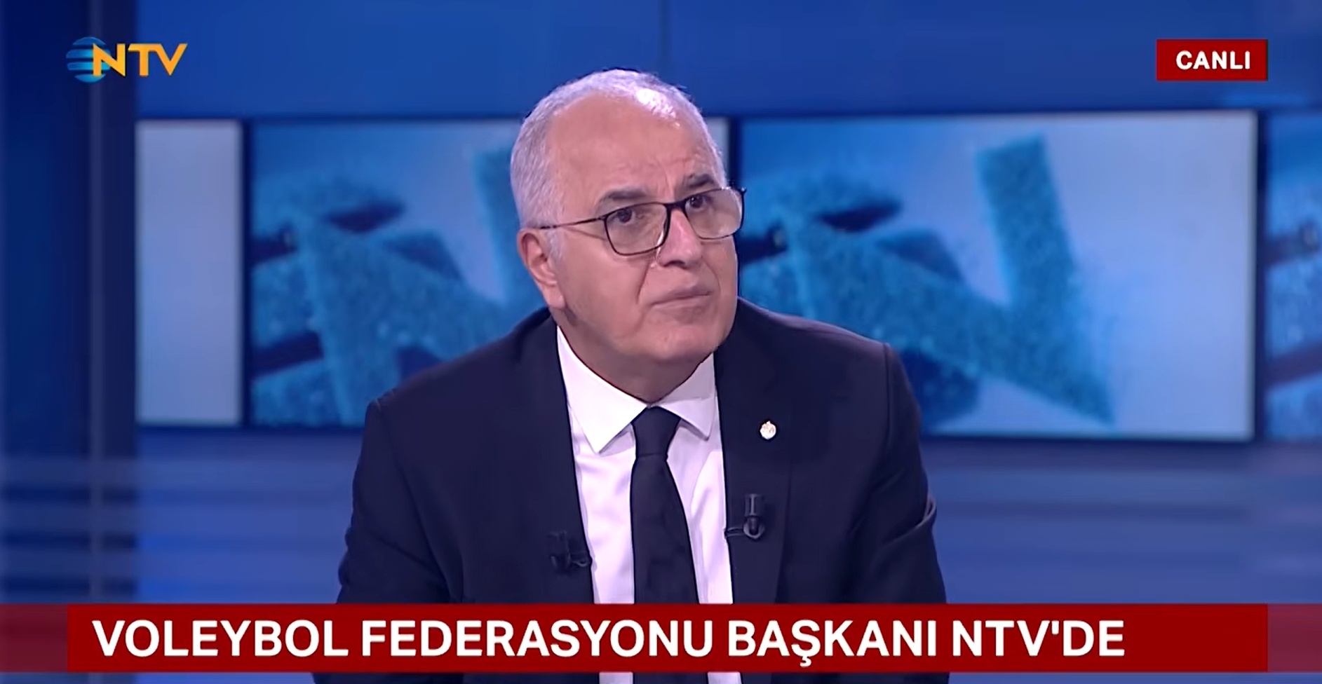 Türkiye Voleybol Federasyonu Başkanı Mehmet Akif Üstündağ, 24 saat içinde