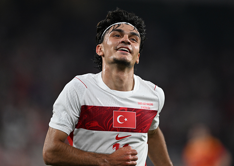 Milli futbolcu Can Uzun'un Galatasaray'a imza atması için tüm şartlar