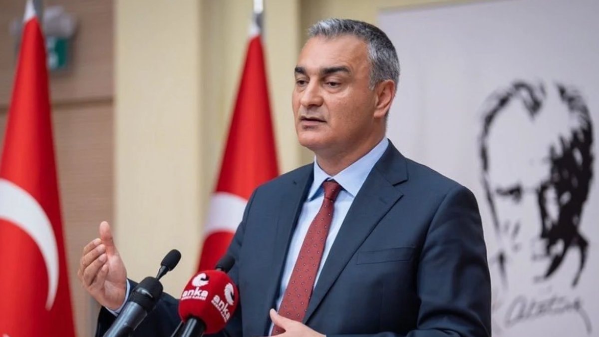 CHP Genel Merkezi'nde düzenlenen basın toplantısında konuşan CHP Sözcüsü Müslim