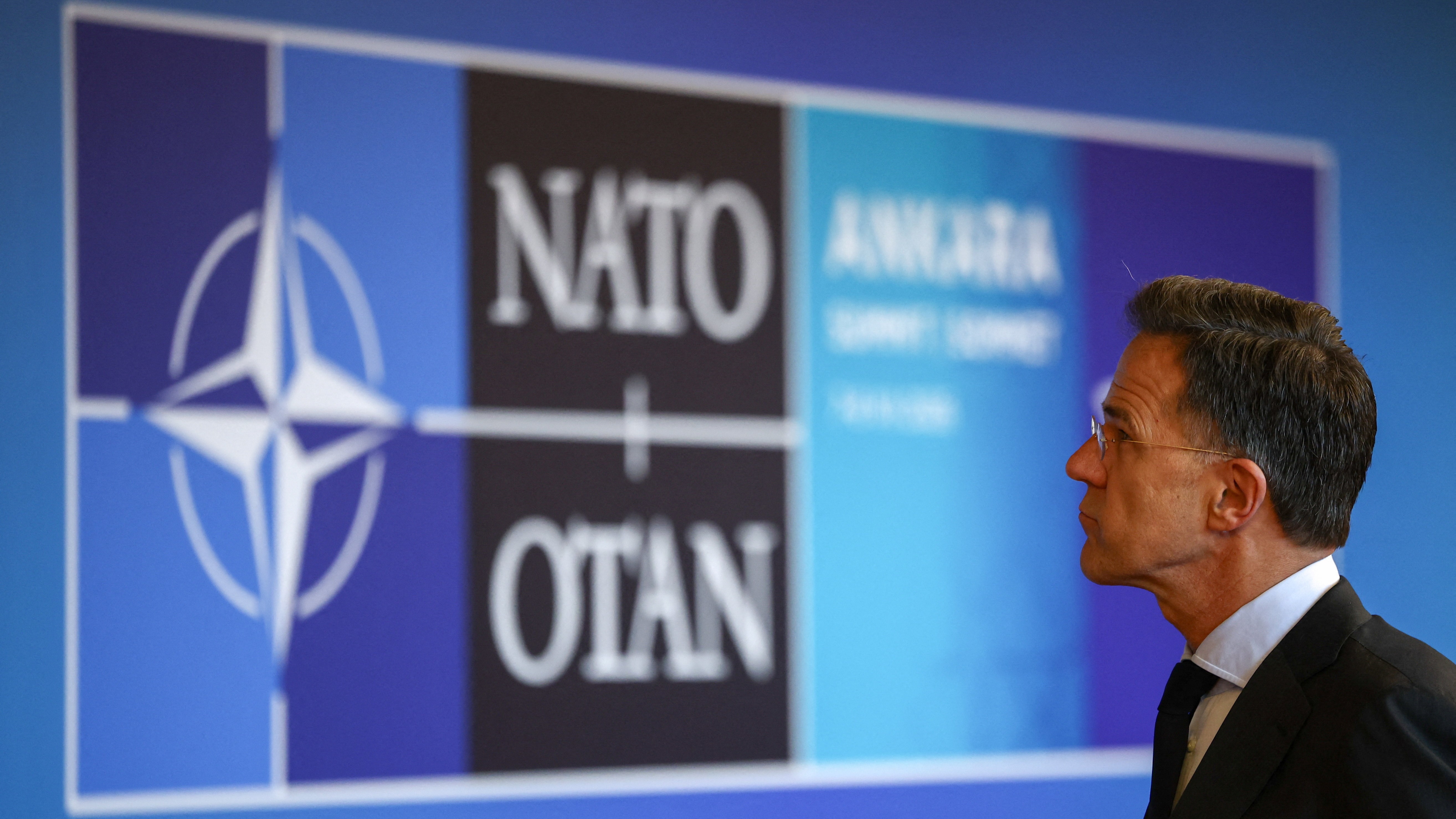 NATO'nun Avrupa Müttefik Kuvvetleri Yüksek Karargahı'nda (SHAPE) staj yapan Çin