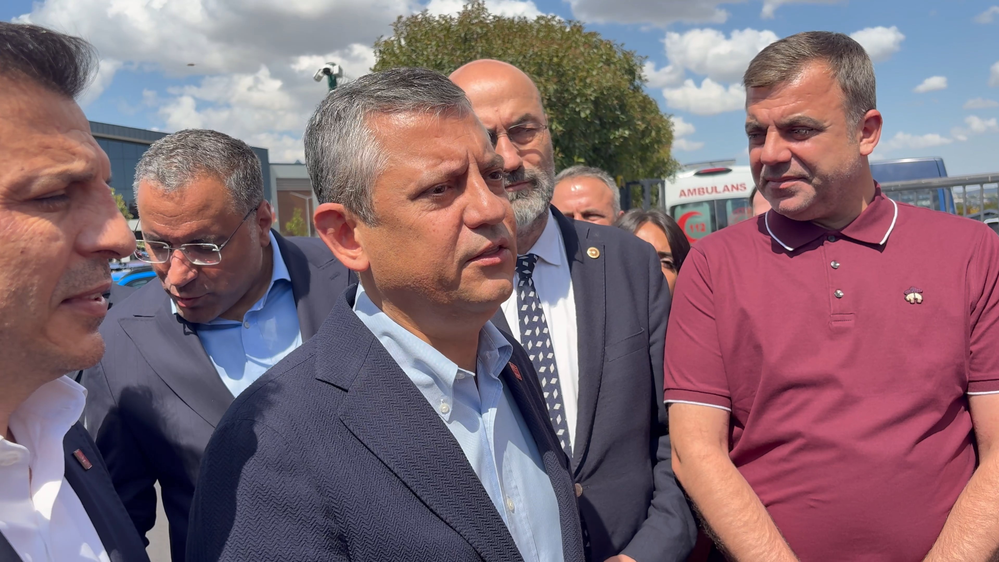 CHP Grup Başkanı Özgür Özel, görevinden uzaklaştırılan İstanbul Büyükşehir Belediye