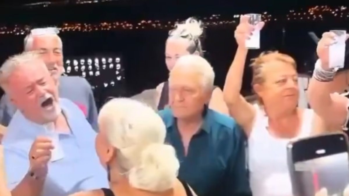 Özgür Özel’in yeni oluşum hazırlıkları sürerken, 'Yeni Parti' adıyla yapılan