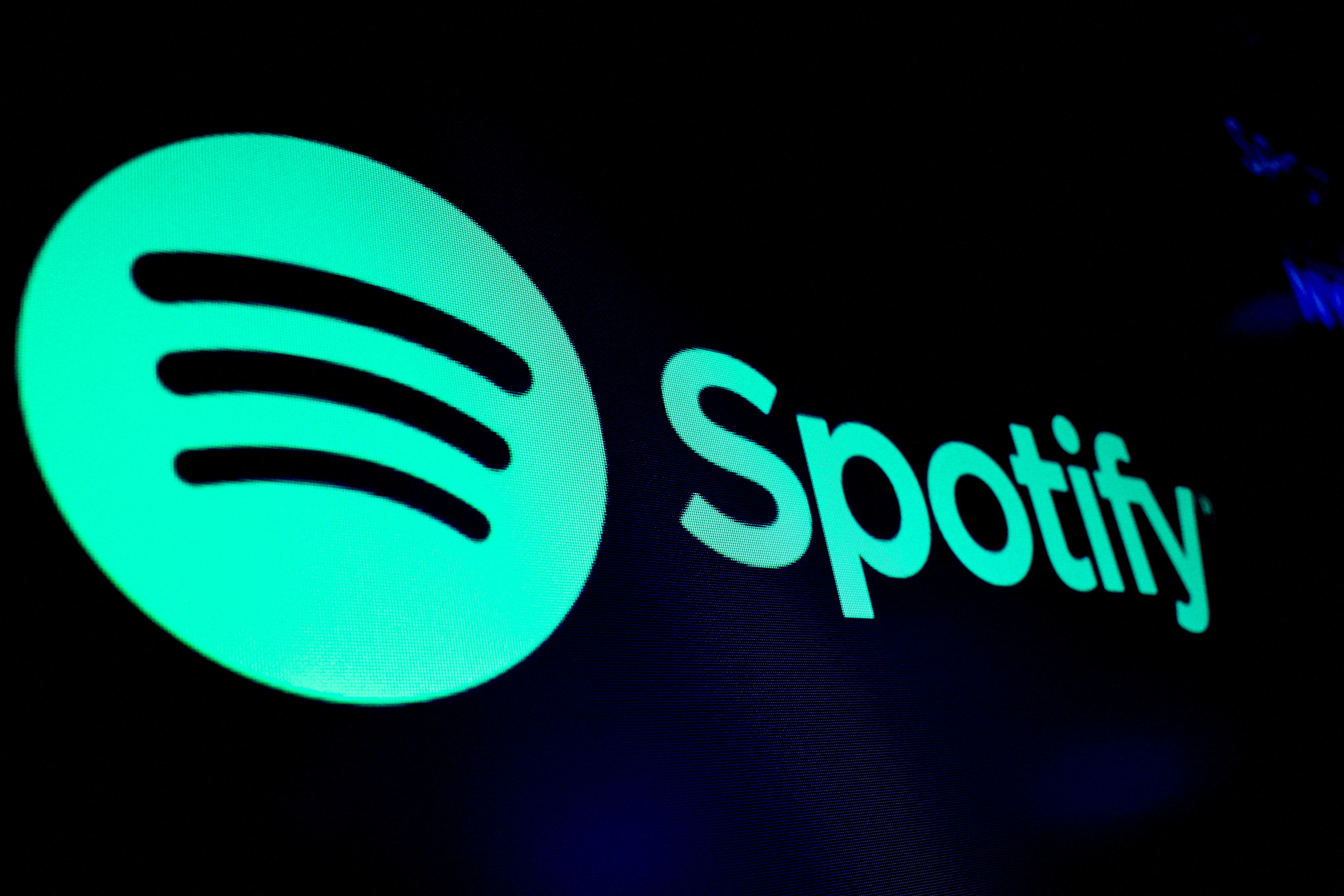 Dünyanın dört bir yanındaki Spotify kullanıcılarının uygulamayı açmaya çalışırken oynatma