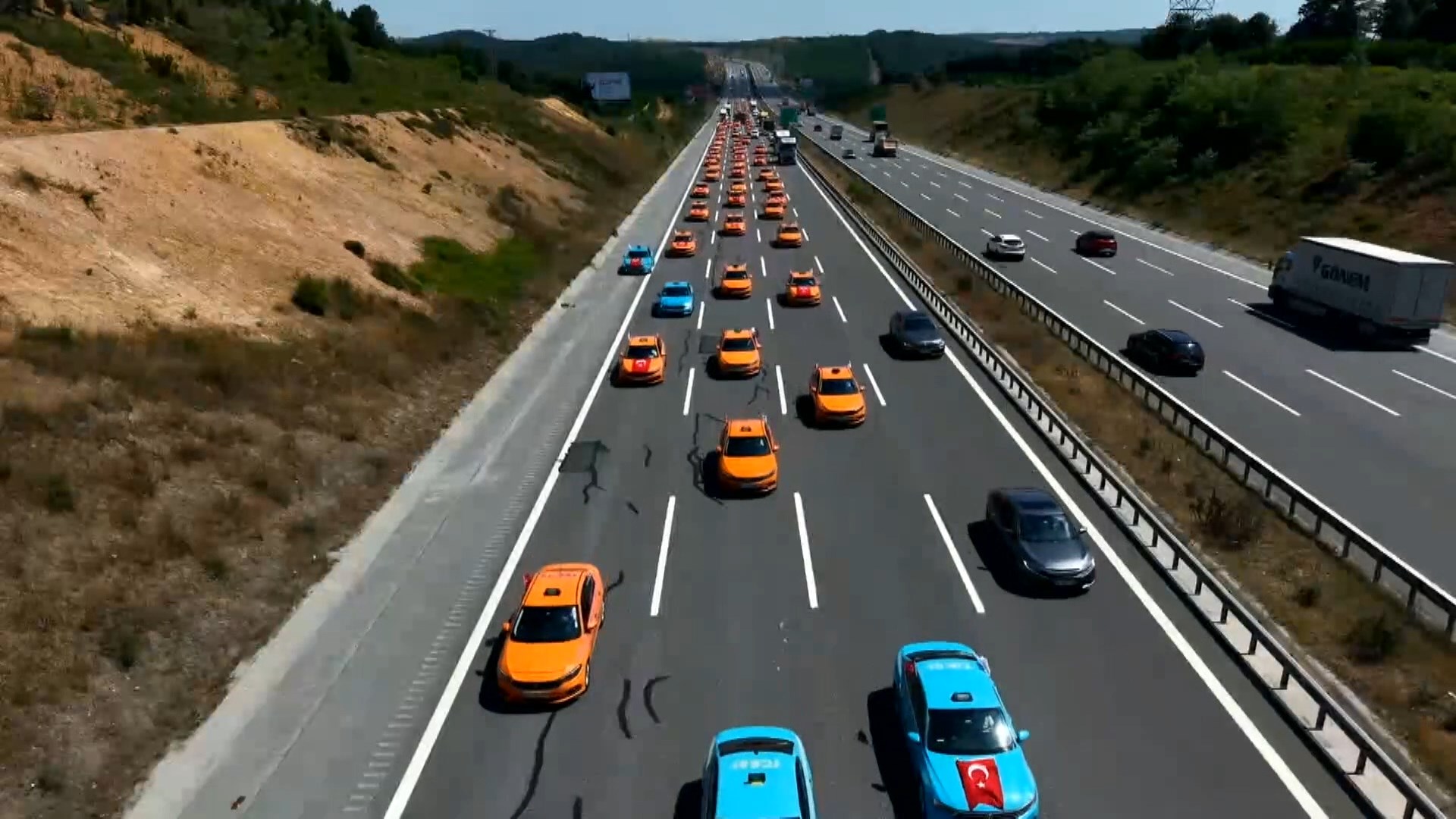 İstanbul Havalimanı Taksiciler Kooperatifi üyeleri, 15 Temmuz darbe girişiminin 10'uncu