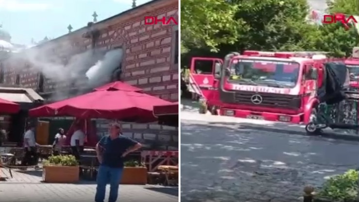 İstanbul Fatih'te bulunan Mısır Çarşısı'ndaki iki katlı baharatçıda çıkan yangın