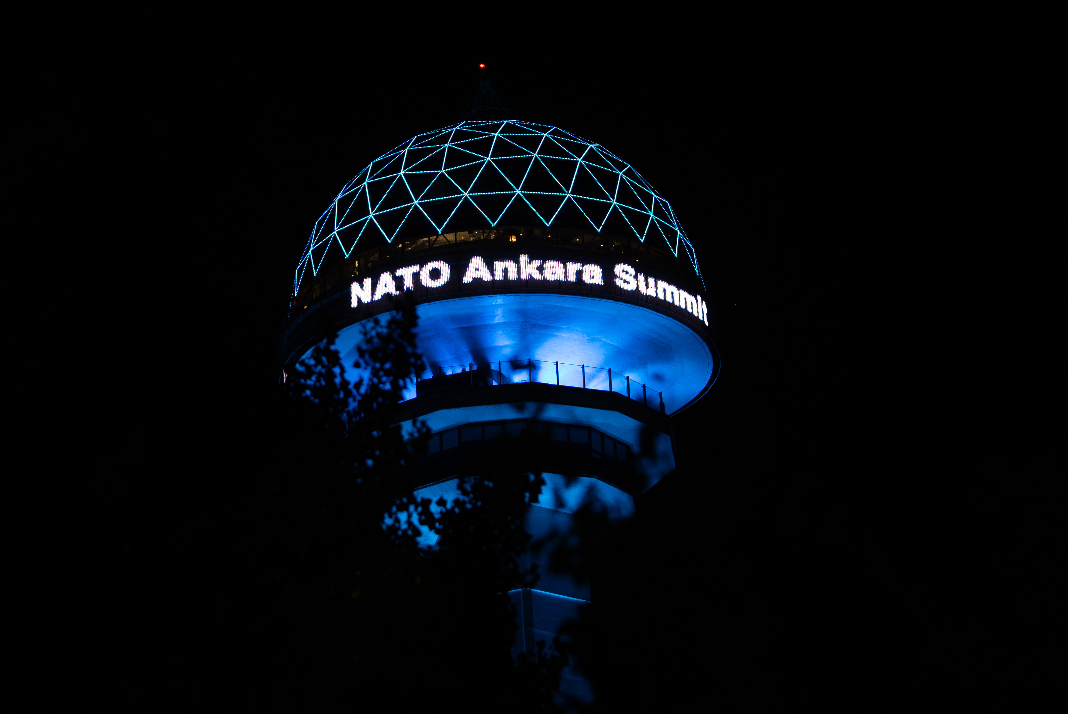 Ankara'nın ev sahipliği yapacağı NATO Zirvesi yarın başlıyor. Başkent zirve