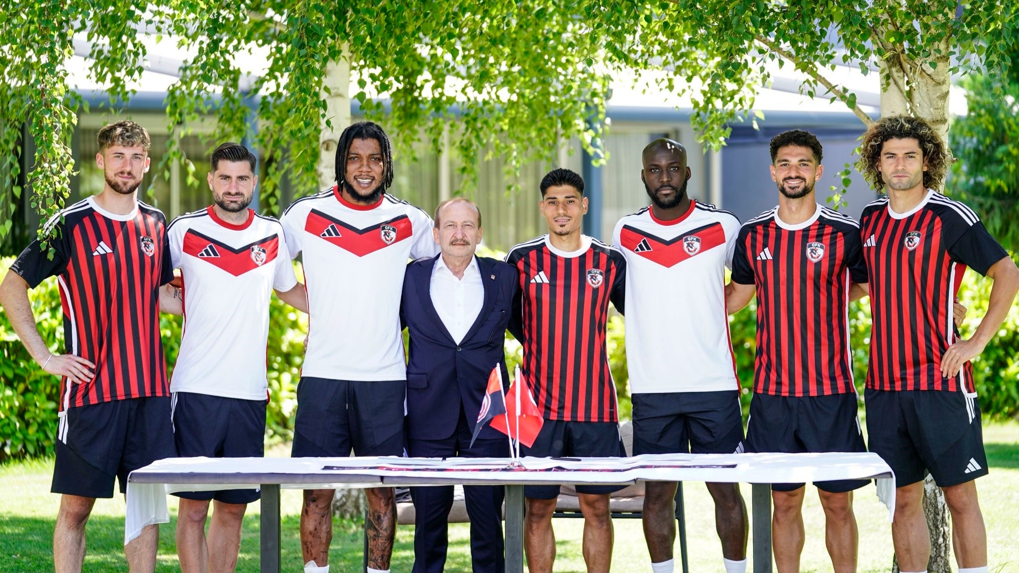 Transfer tahtasını açan Gaziantep FK, kadrosuna kattığı oyuncuları tek tek