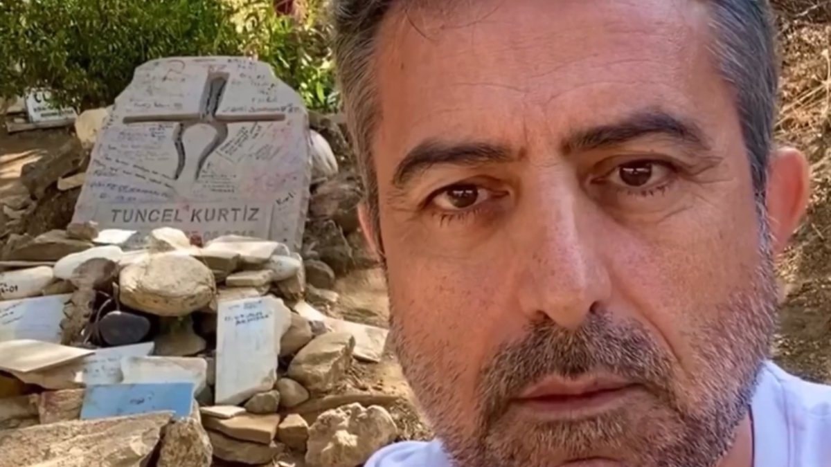 Tuncel Kurtiz'in mezarını ziyaret eden Nail Kırmızıgül, "Mezarı seküler türbesine