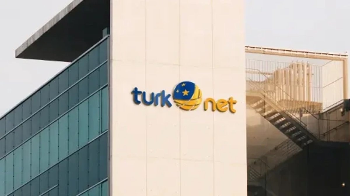 İnternet hizmeti veren Türknet'in çökmesi nedeniyle çok sayıda internet kullanıcısı