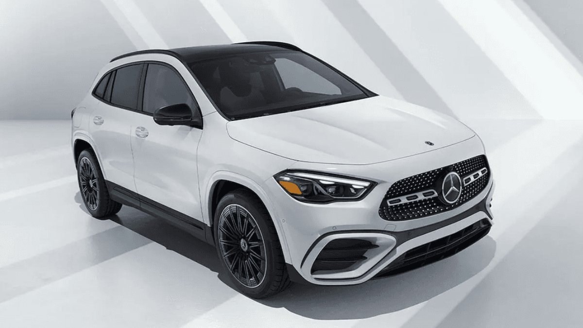 Mercedes-Benz, popüler kompakt SUV modeli GLA'nın merakla beklenen üçüncü neslini