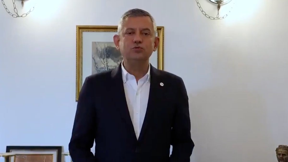 CHP’den istifa ederek Yeni Parti’yi kuran Özgür Özel’in başlattığı bağış