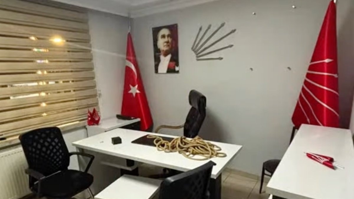 Mutlak butlan kararı sonrası genel başkanlık görevine dönen Kemal Kılıçdaroğlu,