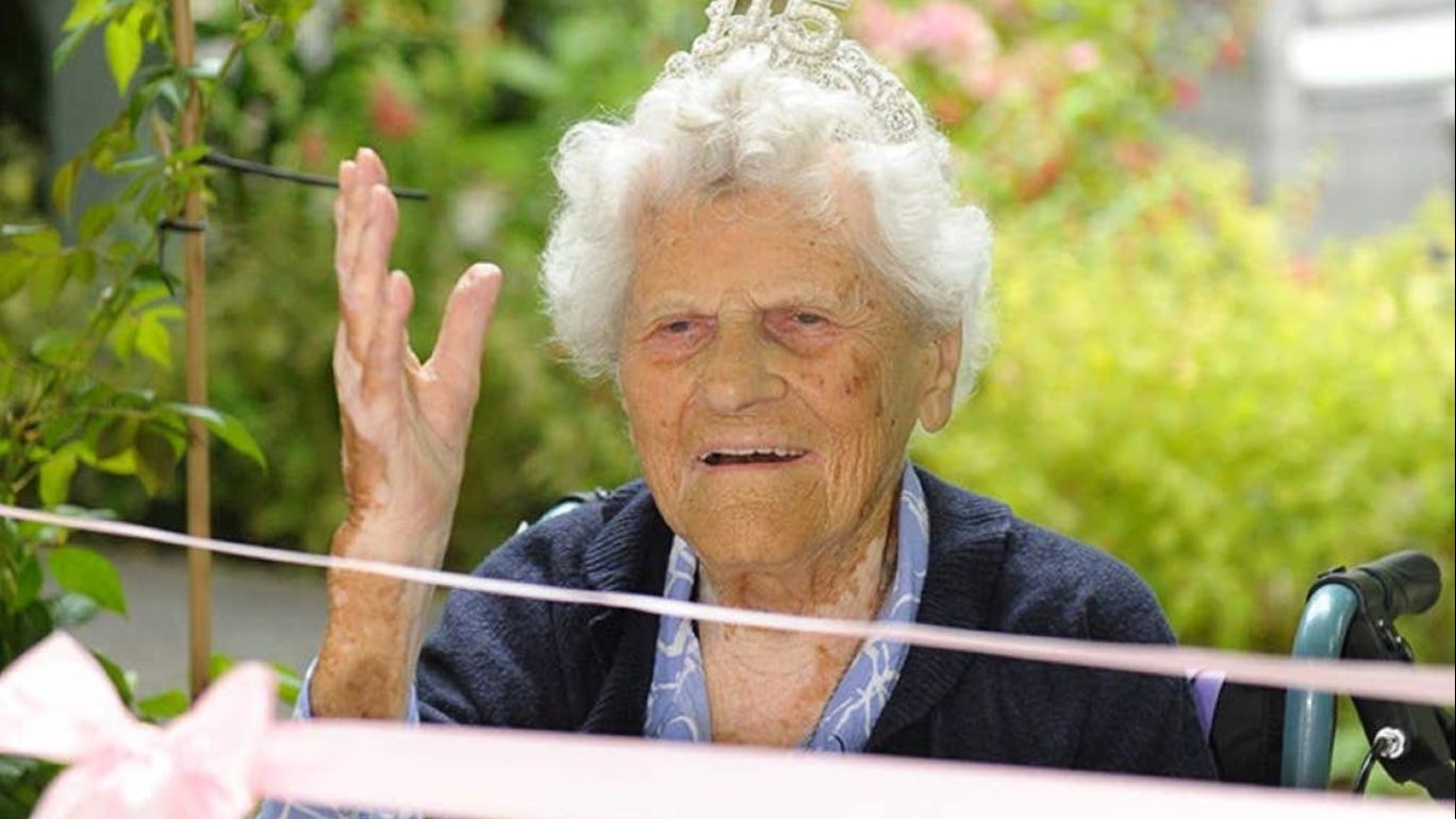 Dünyanın yaşayan en yaşlı insanı Ethel Caterham, 117'nci yaşını kutladı.