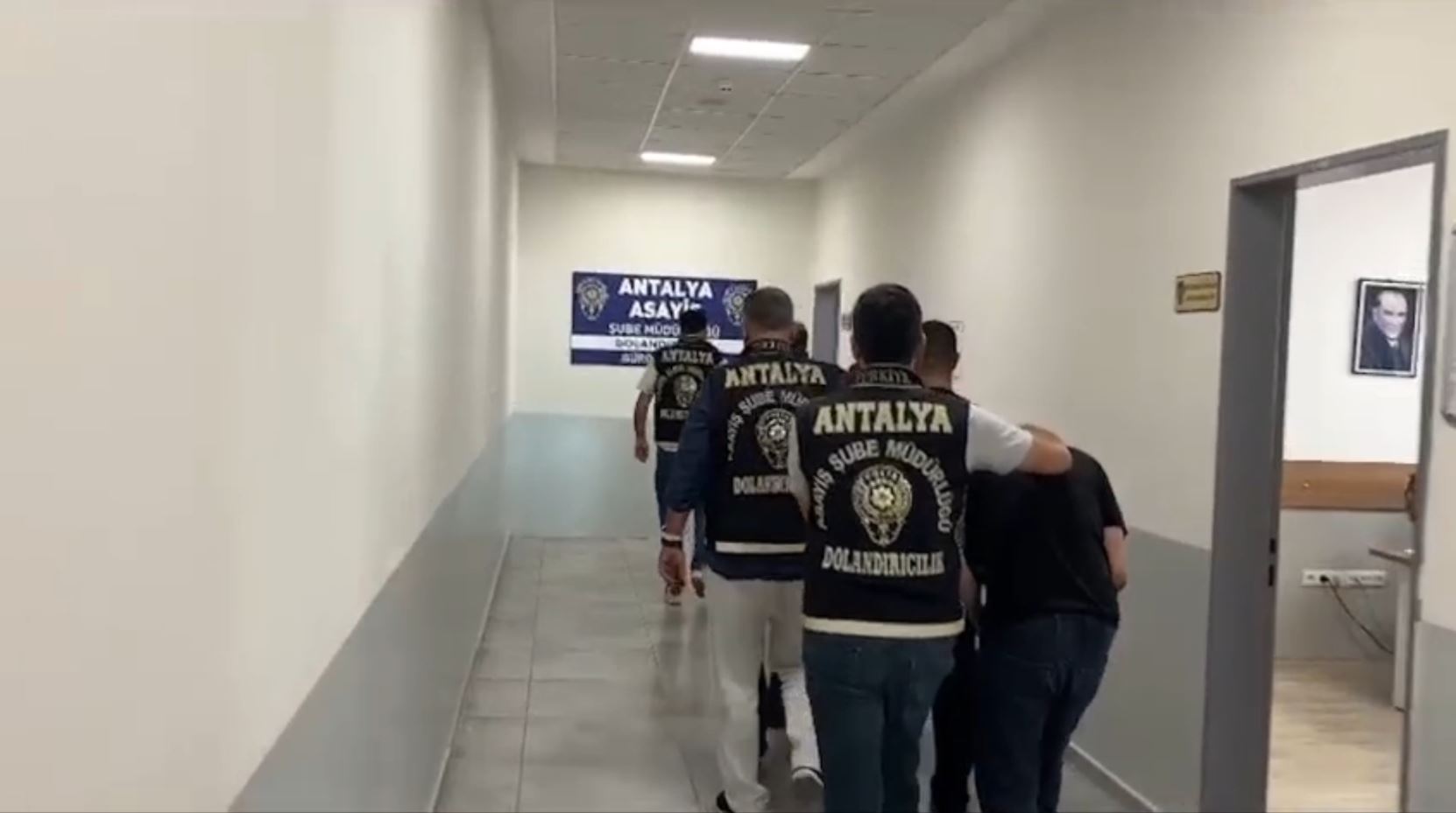 İçişleri Bakanlığı, 22 ilde nitelikli dolandırıcılık suçlarına ilişkin operasyon düzenledi.