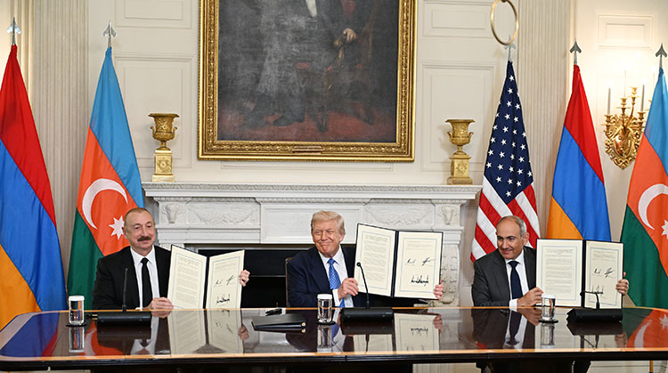 ABD, Azerbaycan ve Ermenistan, ABD Başkanı Donald Trump'ın ev sahipliğinde