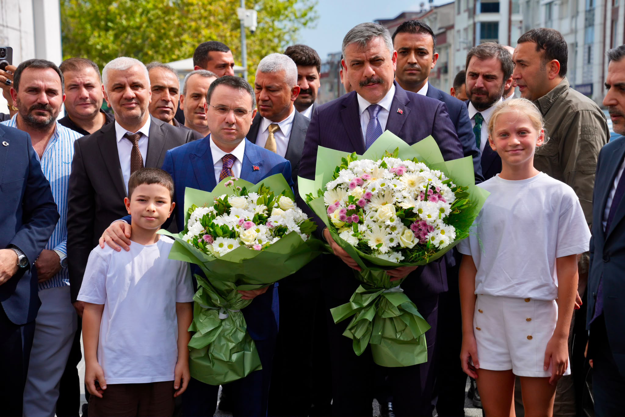 Adalet Bakanı Akın Gürlek ile İçişleri Bakanı Mustafa Çiftçi Esenyurt'taki