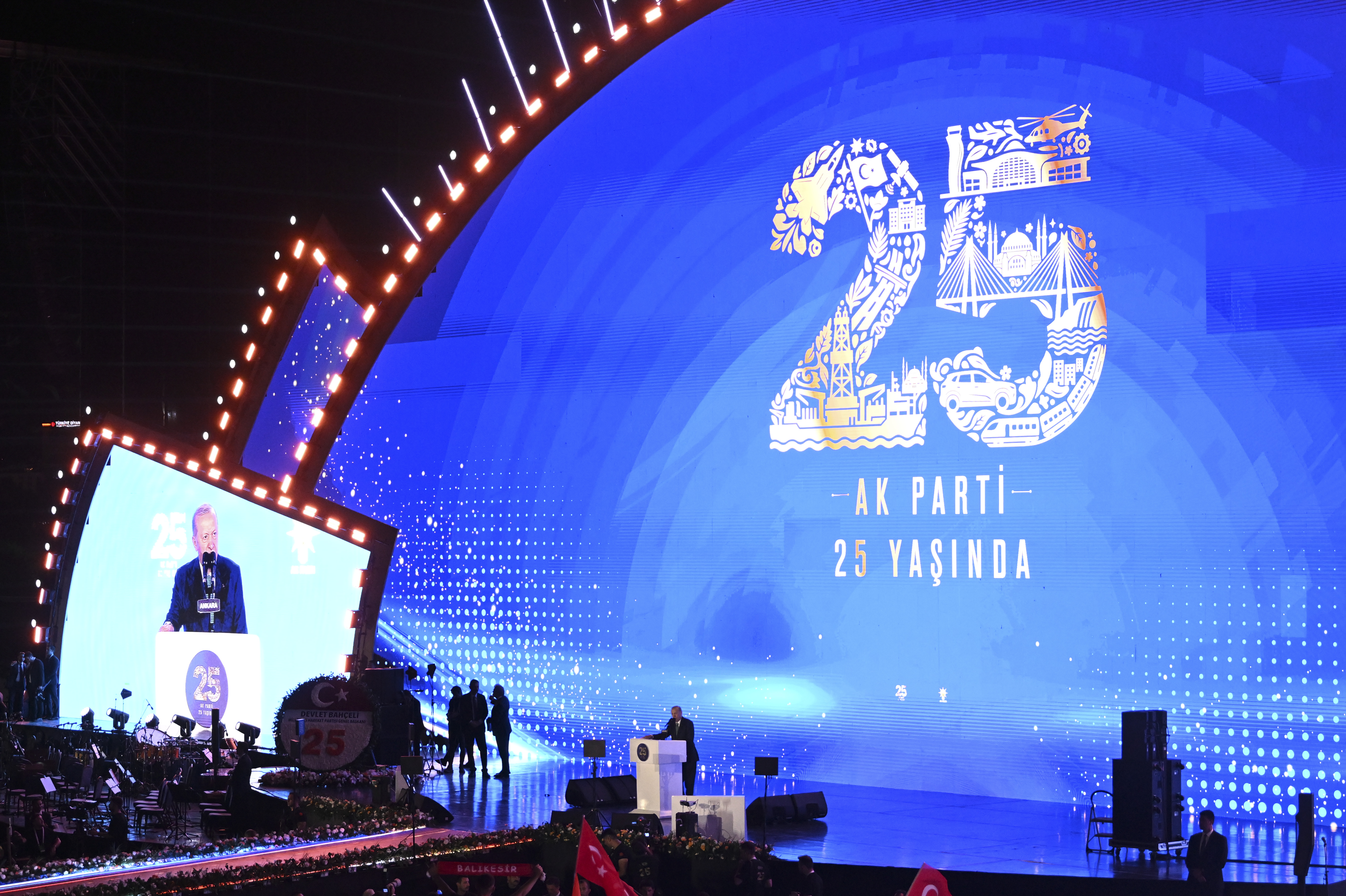 Kuruluşunun 25. yılını kutlayan AK Parti, gelecek çeyrek asra ilişkin