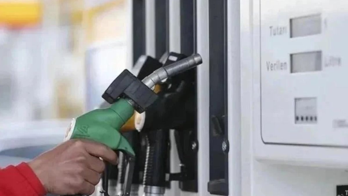 Bu gece yarısından itibaren benzinde 1,50 TL, motorinde ise 5
