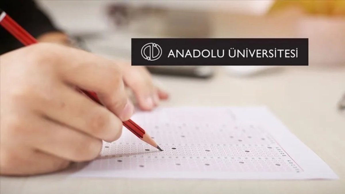 Anadolu Üniversitesi Açıköğretim Fakültesi'ne kayıt yaptıracak veya yenileyecek olan adaylar,