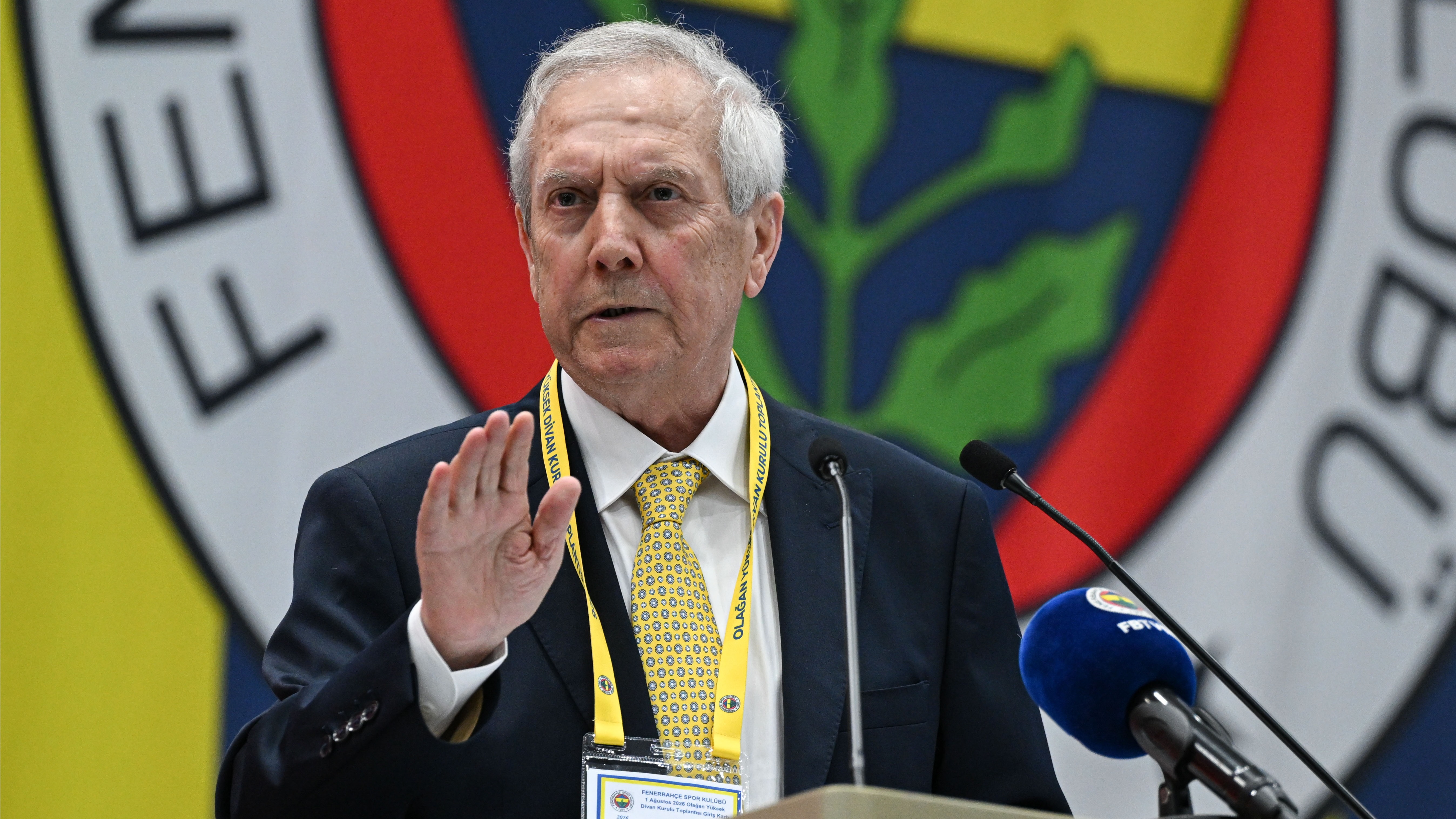 Fenerbahçe Başkanı Aziz Yıldırım'ın yüksek divan kurulu toplantısında müjdesini verdiği